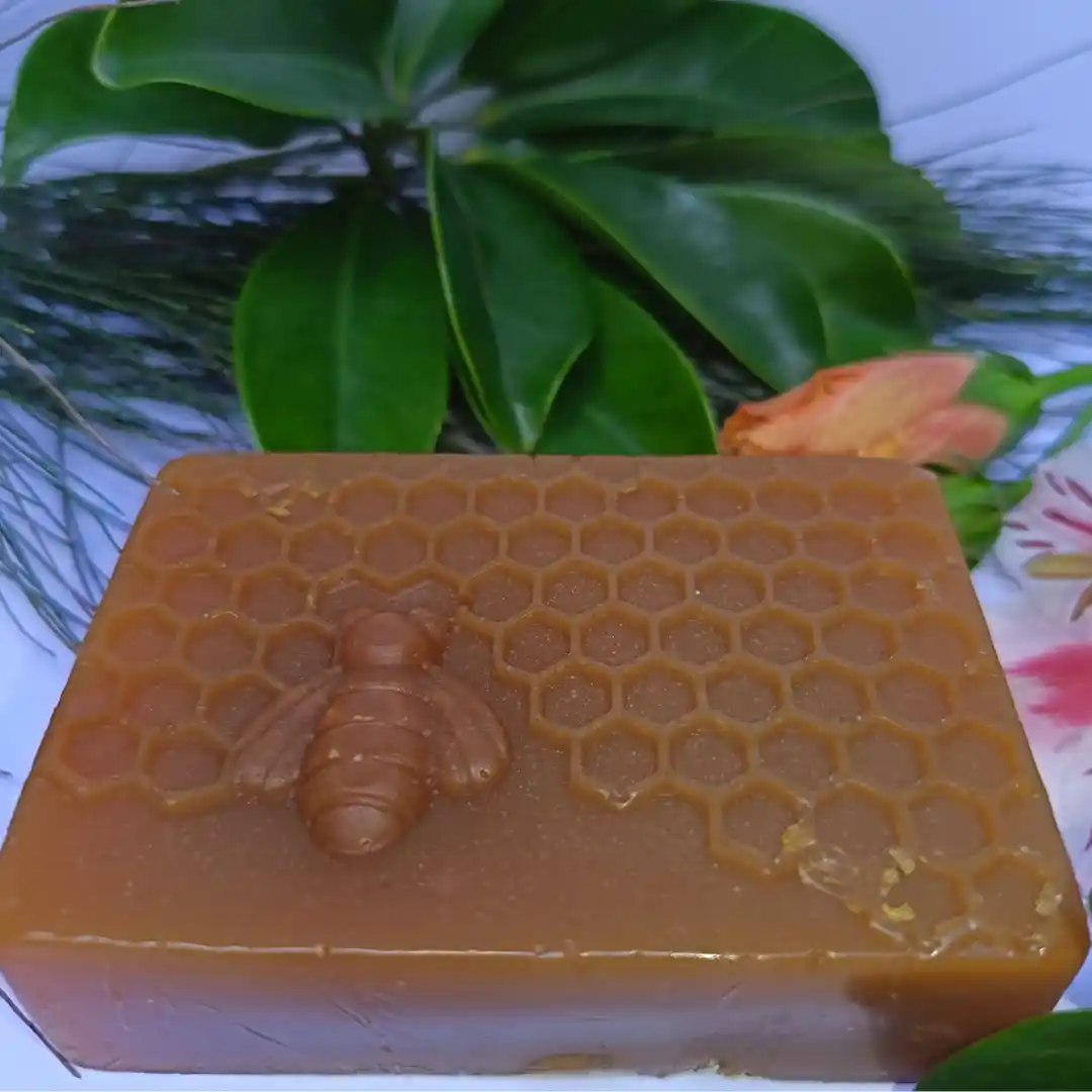 Jabón artesanal de Miel y Cúrcuma - comprar - venta - guatemala - jabon natural de miel y curcuma